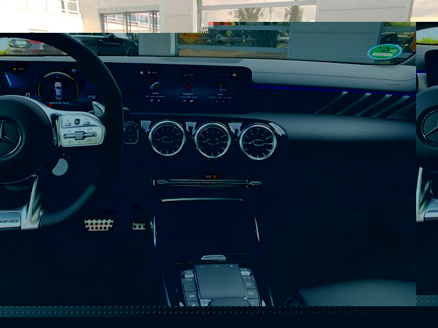 Mercedes-Benz CLA 45 AMG