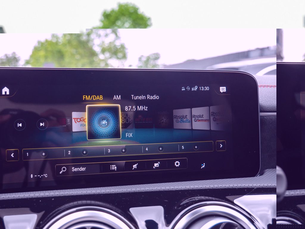 Mercedes-Benz CLA 200d