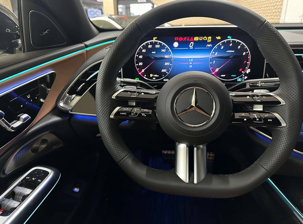 مرسيدس بنز E200